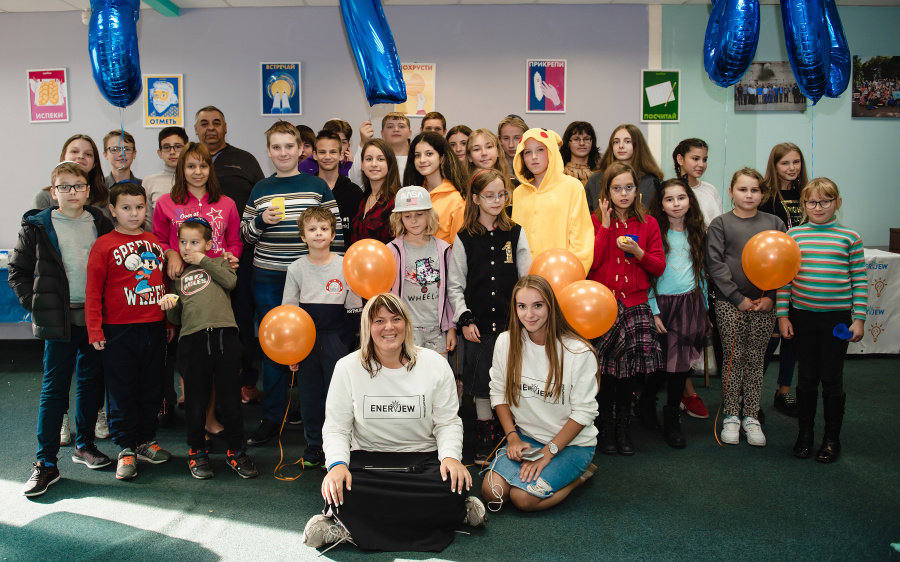 В Киеве стартовал образовательный проект EnerJewKyiv для подростков